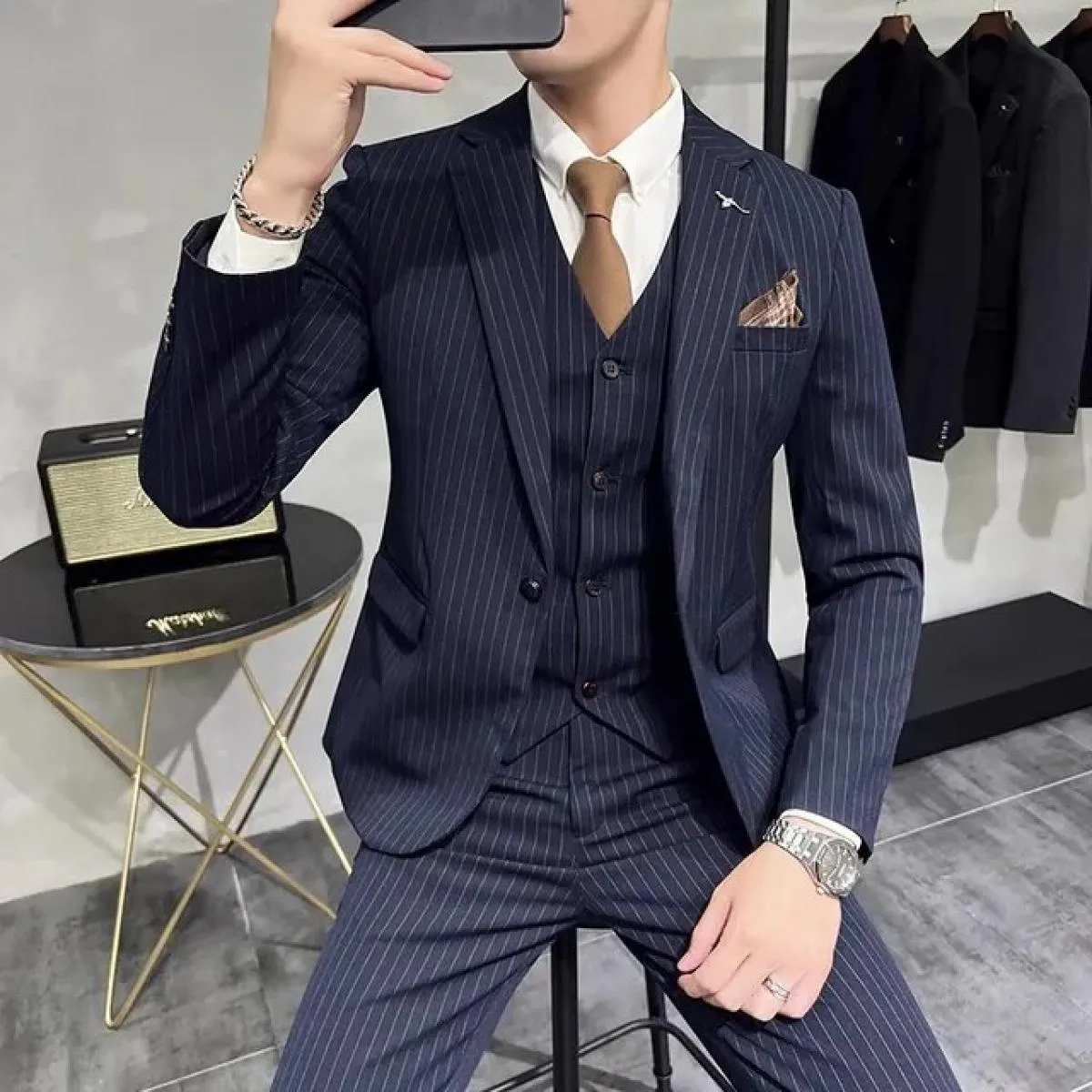 2023 Moda Nuovo Boutique da uomo Business Slim Wedding a righe doppiopetto Completo Blazer Giacca Pantaloni Pantaloni Gilet 3