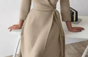 Abito elegante ad incrocio con maniche 3/4 Imogena, beige