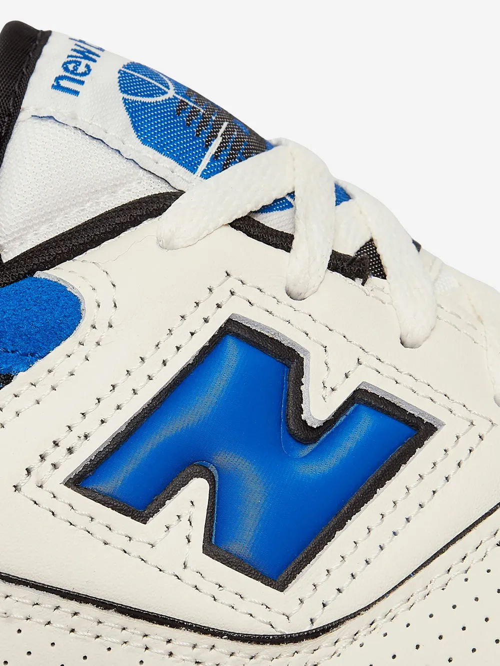 BB550 VTA Sneakers