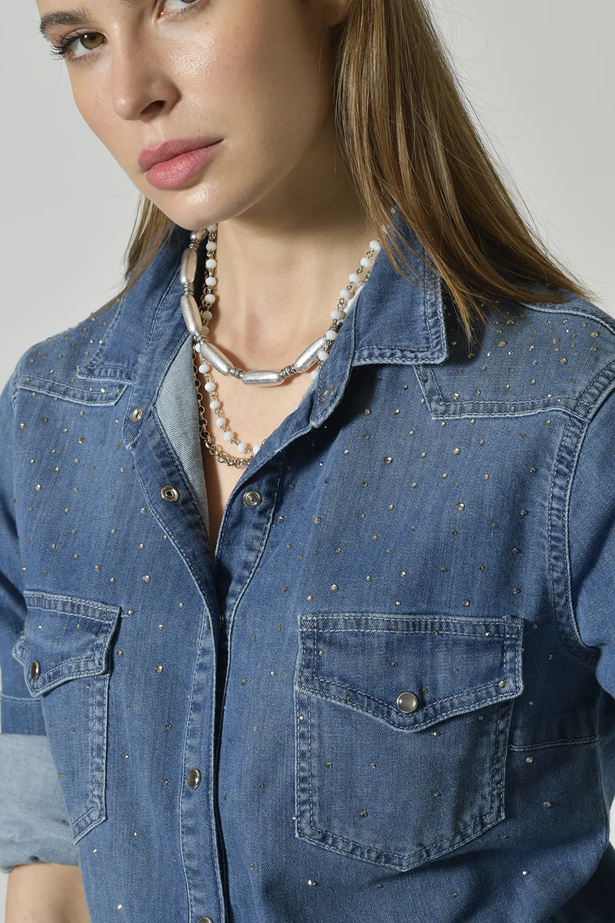CAMICIA DENIM APPLICAZIONI