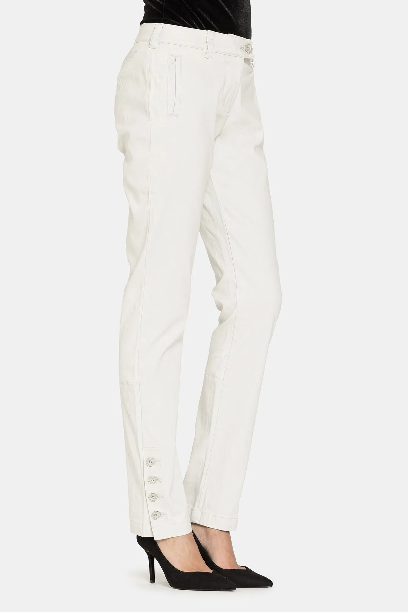 Carrera  ---------    ------------Pantaloni in gabardina stretch. vita regolare e gamba slim. - beige