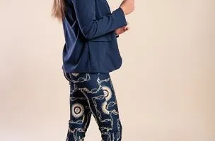 Completo blazer e pantaloni eleganti con stampa Estrena, blu scuro/stampa