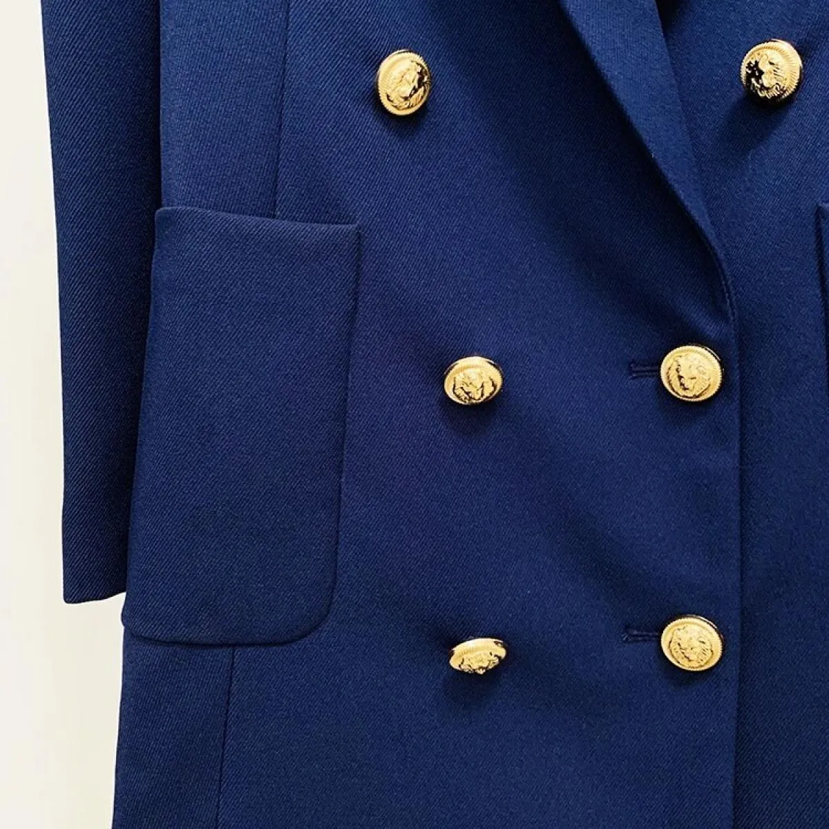 High Street New Runway Fashion 2022 Giacca firmata da donna Peak Strong spalla Bottoni leone Blazer doppiopetto B