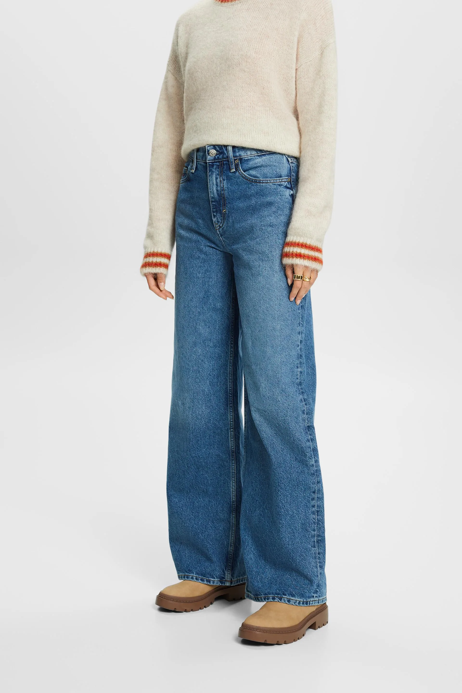 Jeans a vita alta con gamba larga