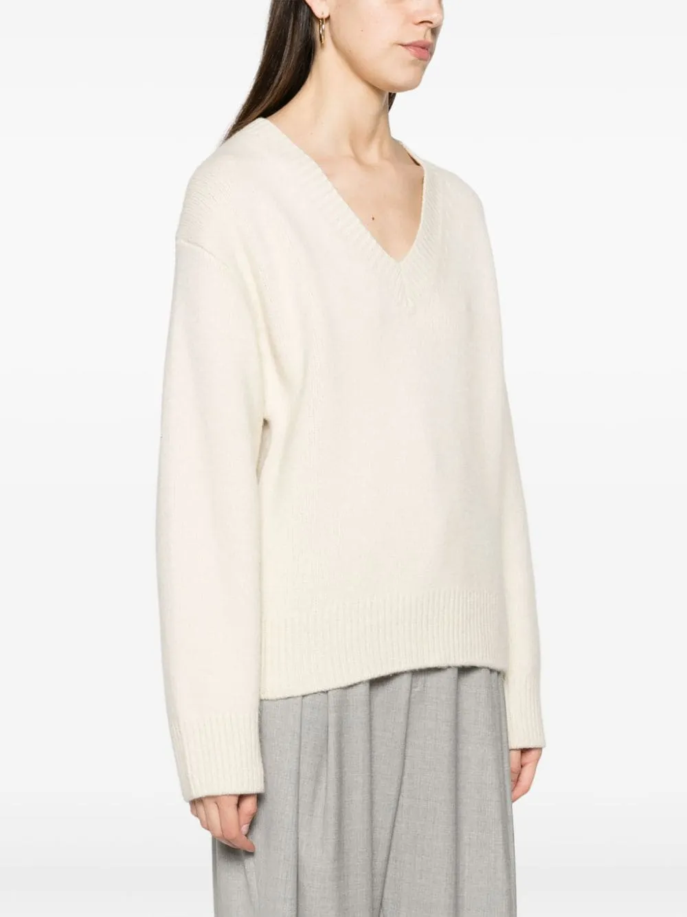 Maglione con scollo a v in beige - donna