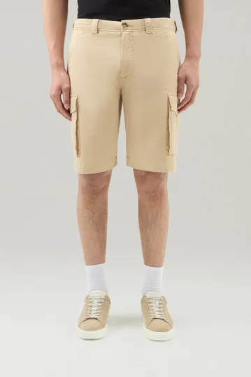 Pantaloncini cargo tinti in capo in cotone elasticizzato                                                                        
