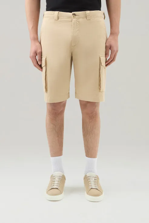Pantaloncini cargo tinti in capo in cotone elasticizzato                                                                        
