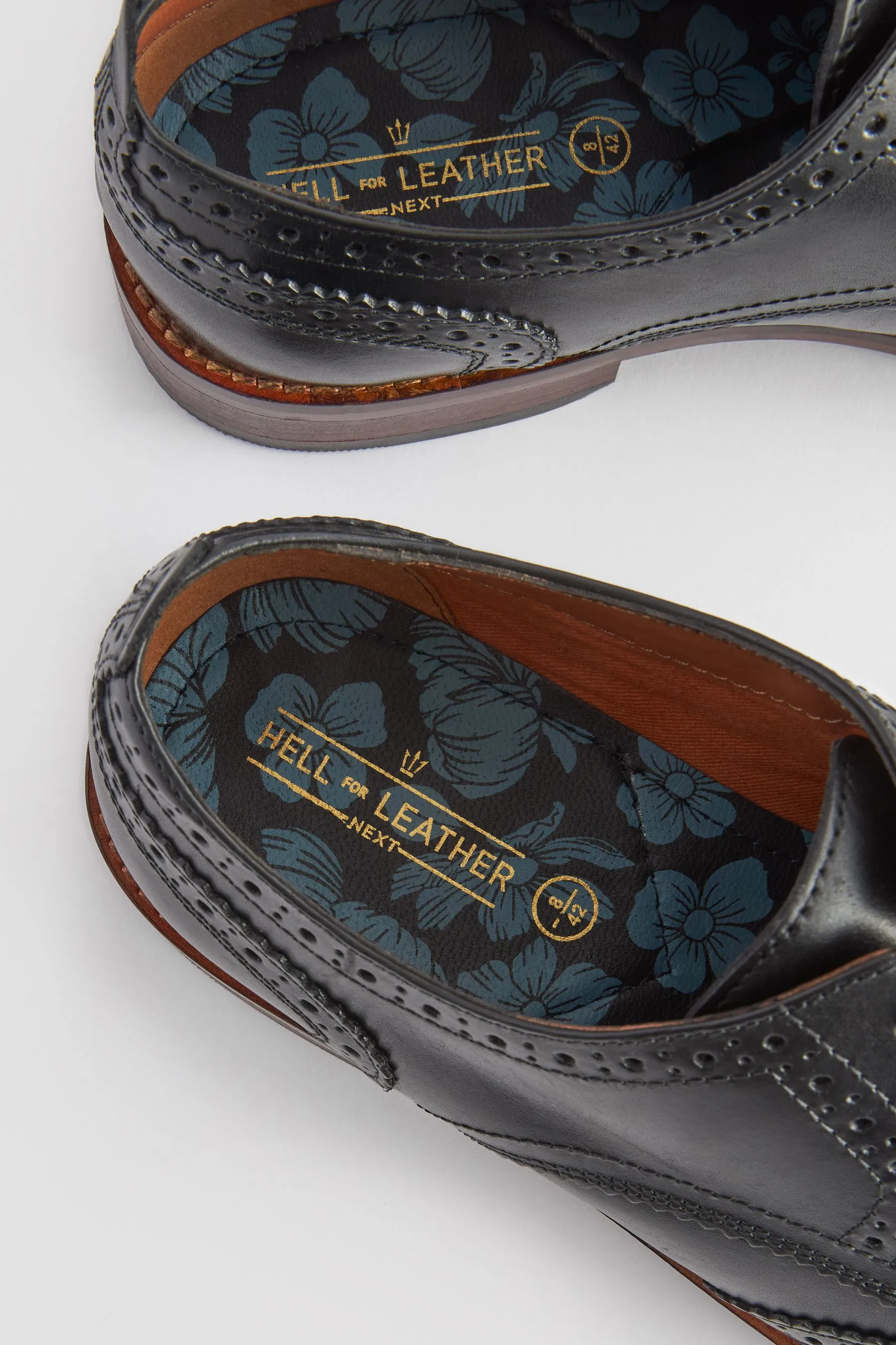 Scarpe brogue in pelle con suola a contrasto    