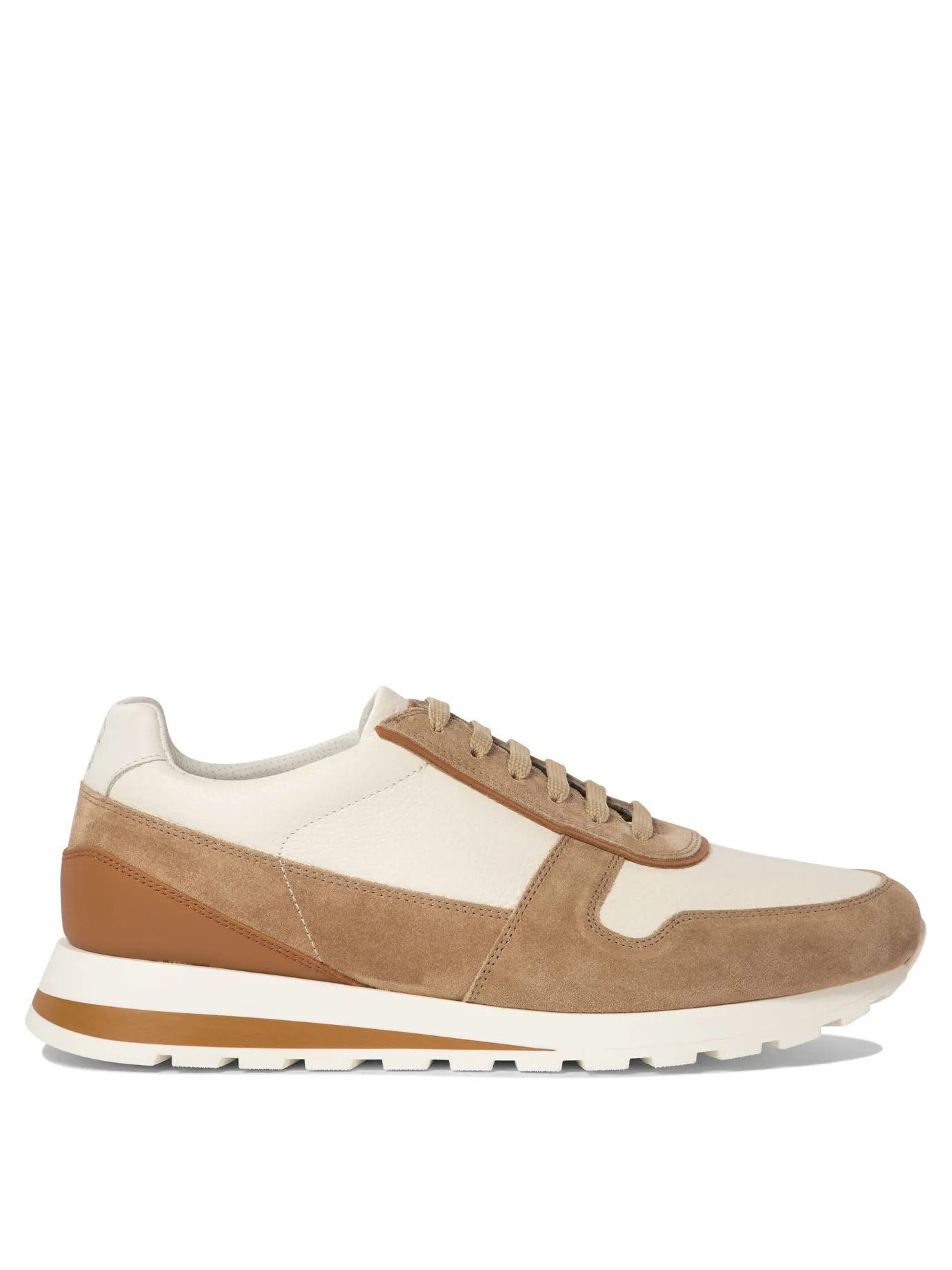 Sneaker in pelle di Brunello Cucinelli con inserti in pelle scamosciata
