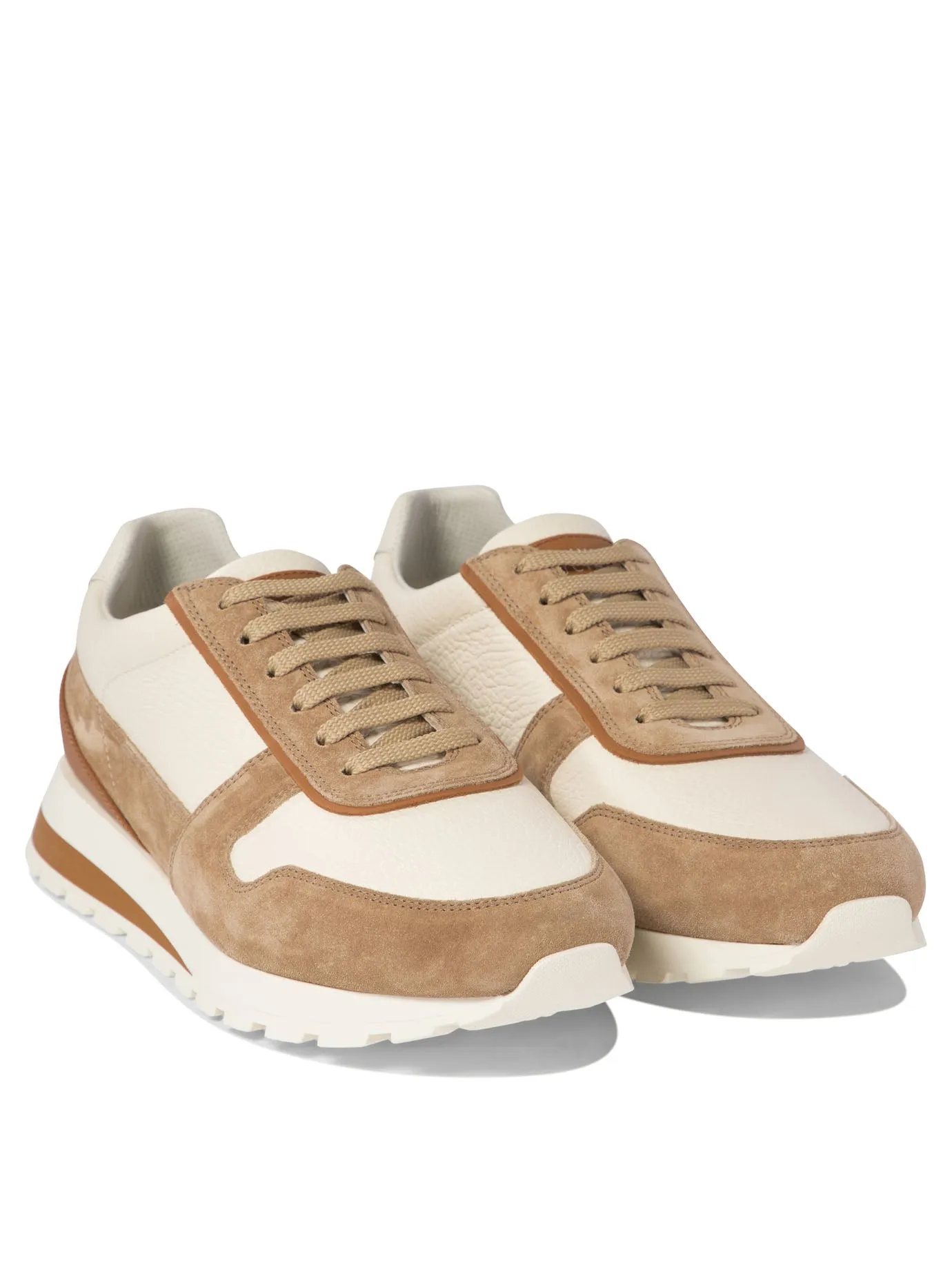 Sneaker in pelle di Brunello Cucinelli con inserti in pelle scamosciata