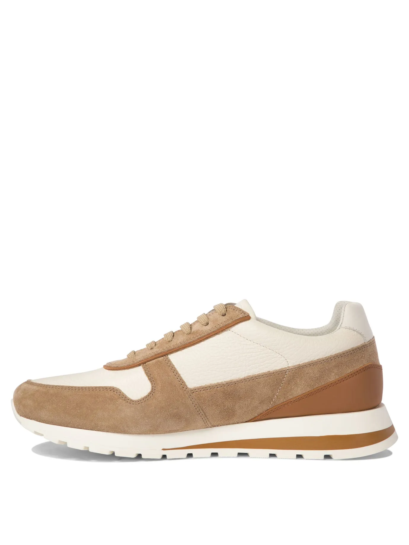 Sneaker in pelle di Brunello Cucinelli con inserti in pelle scamosciata
