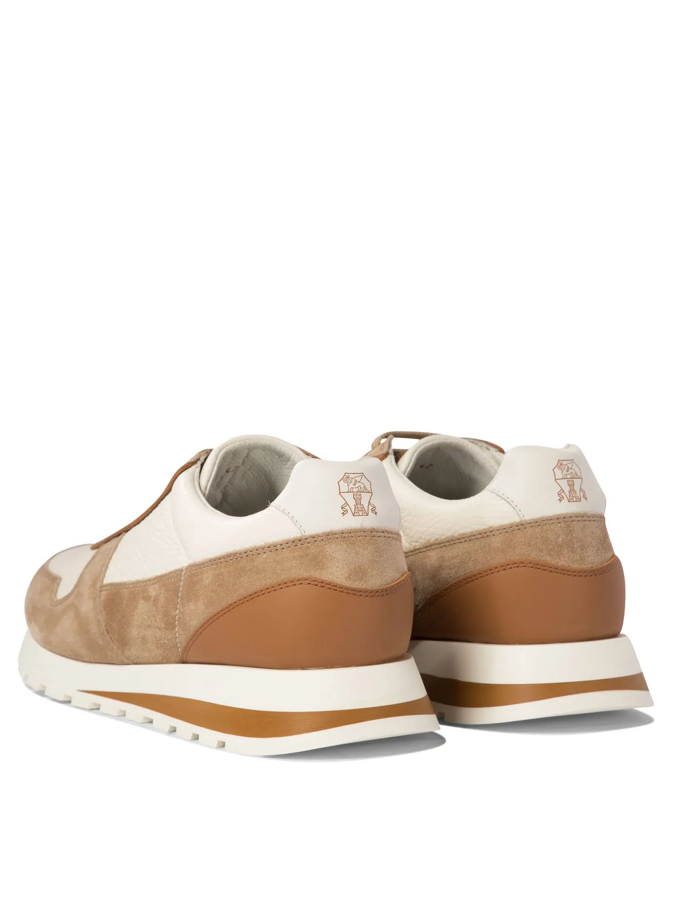 Sneaker in pelle di Brunello Cucinelli con inserti in pelle scamosciata